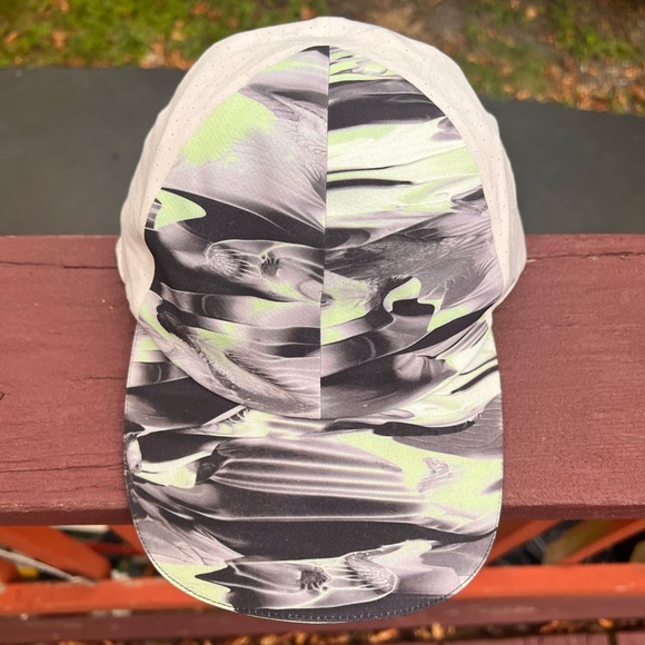 LULULEMON FAST AND FREE HAT - Picture 14 of 14